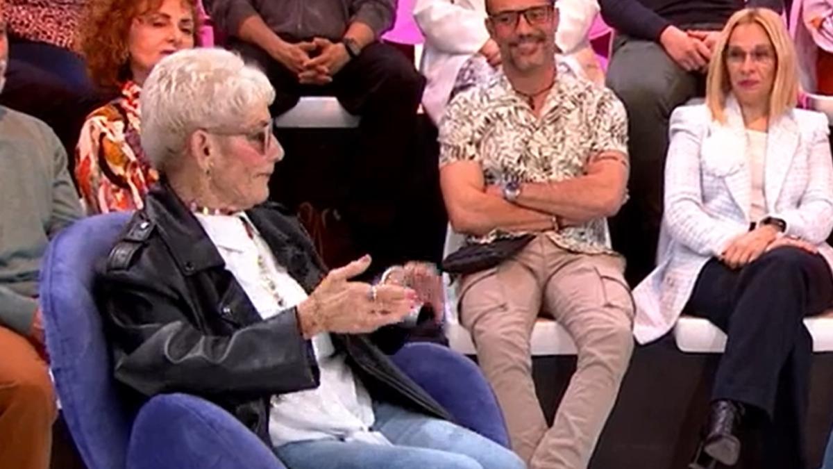 La abuela marchosa conquista Antena 3 tras la marcha de Sonsoles Ónega: "Un rábano así de grande"