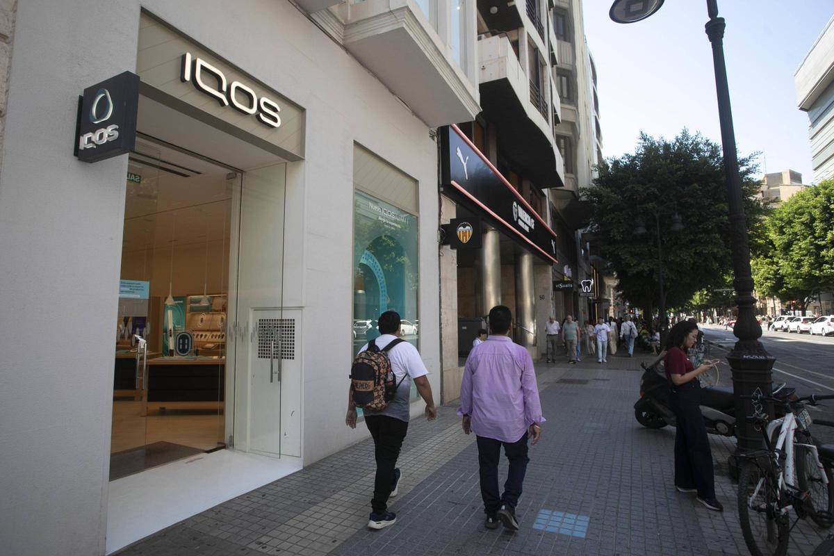 Tienda del Valencia en la calle Colón.
