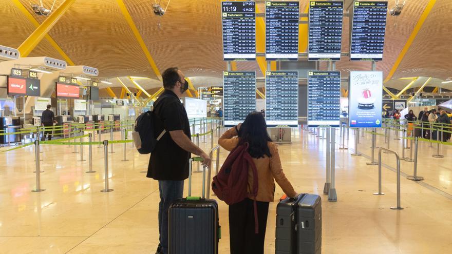 Las maletas se acumulan en los aeropuertos por la huelga de trabajadores de Iberia