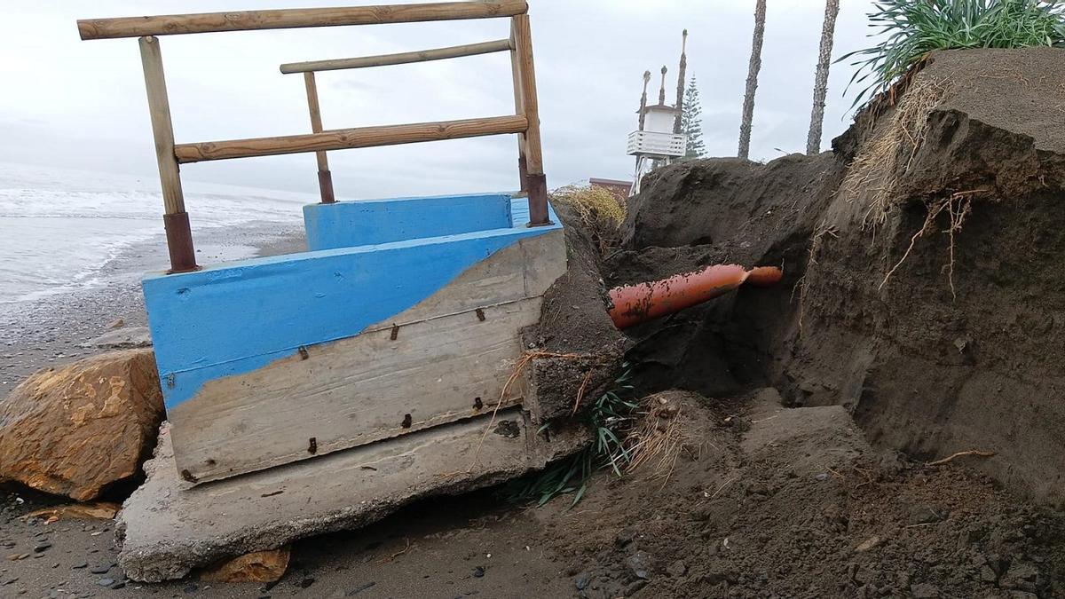 El temporal ha dañado varias playas de Rincón de la Victoria.