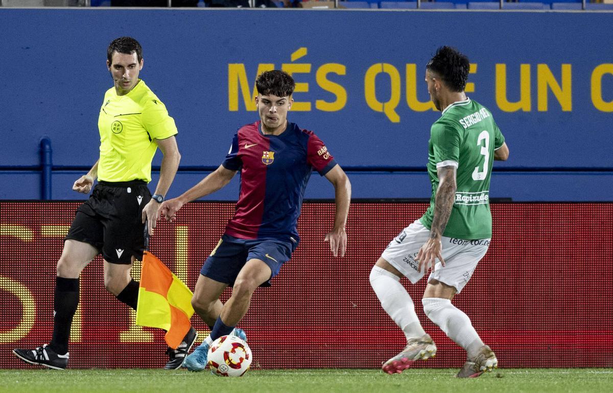 Álvaro Cortés, en el partido que disputó el Barça Atlètic ante el Zamora en la pasada campaña.
