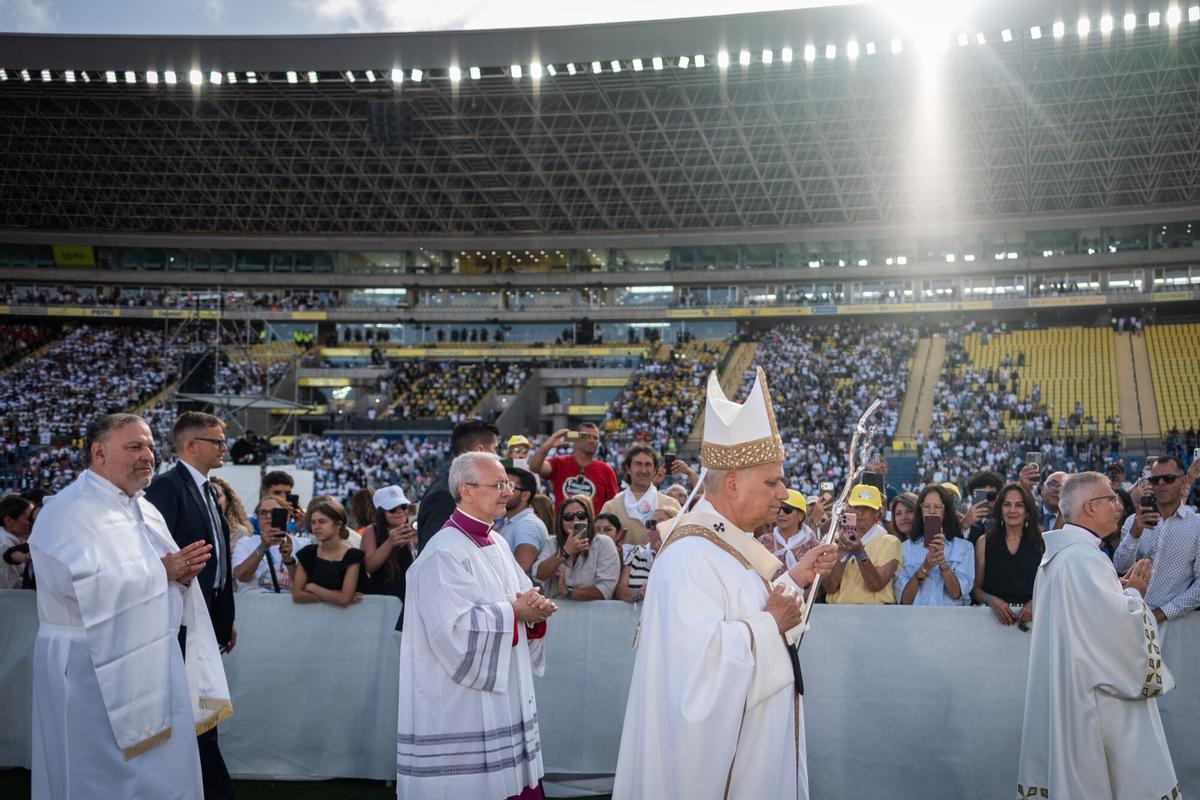 La misa del papa León XIV en el estadio de Gran Canaria