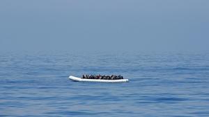 Marruecos rescata a 44 supervivientes y un cadáver de la neumática hundida en el Atlántico
