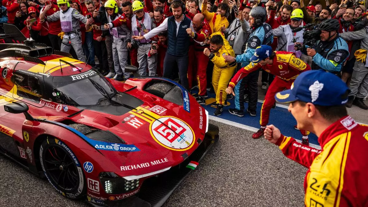 Fiesta de Ferrari en las 6 horas de Imola