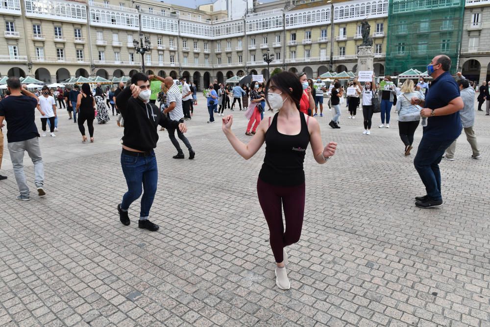 Manifestación con baile de las escuelas de danza