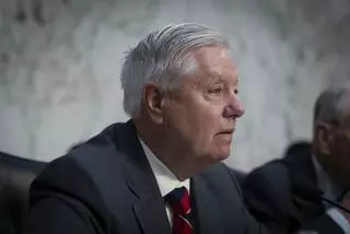 El senador republicano Lindsey Graham pide a Trump retirar las bases de EEUU de España