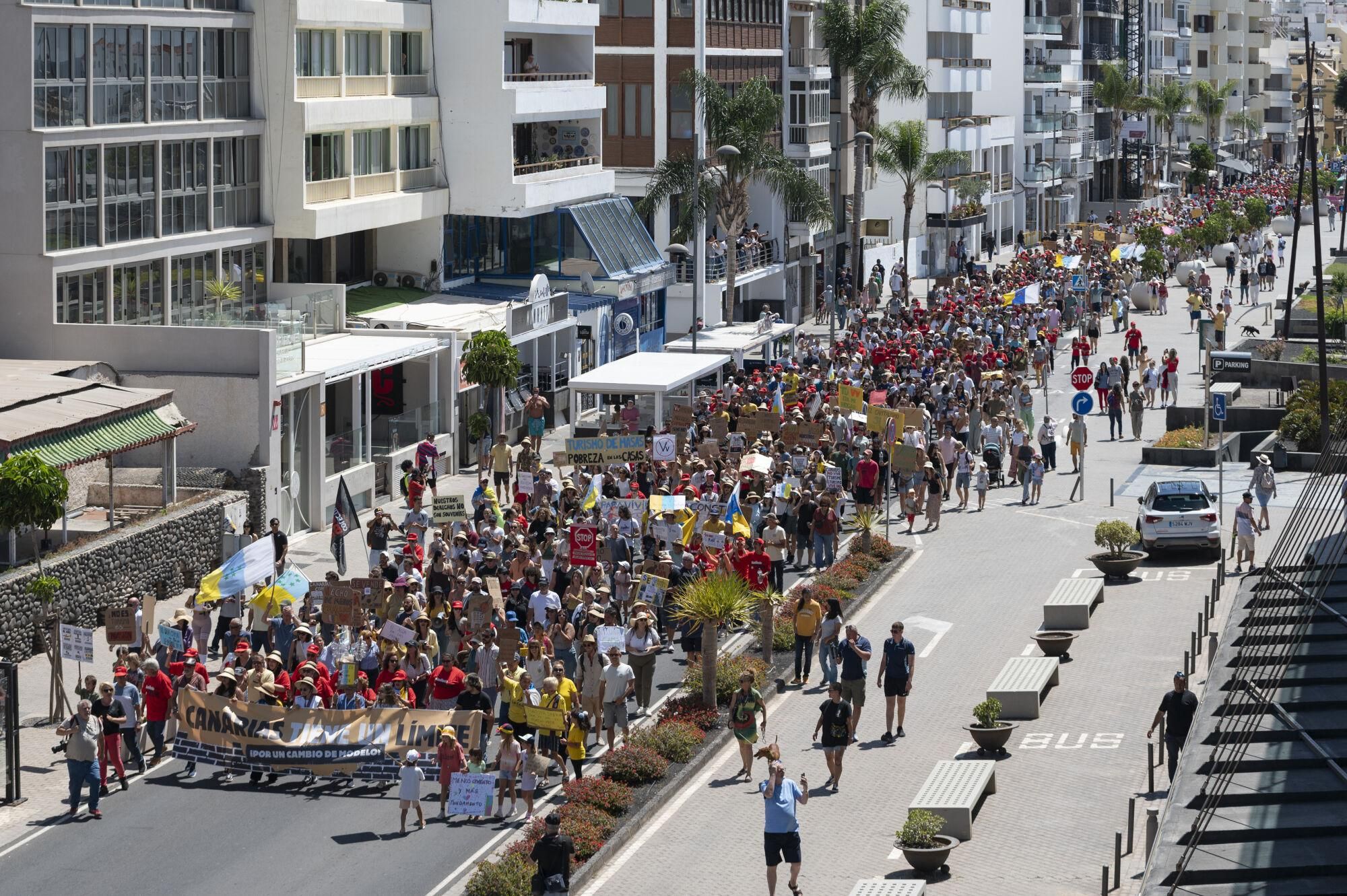 La manifestación Canarias tiene un límite 18M en Lanzarote, en imágenes