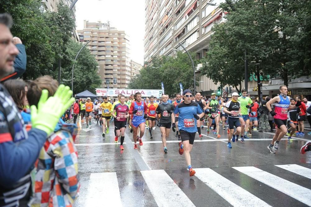 Ambiente y salida de la Maratón y Media Maratón de Murcia