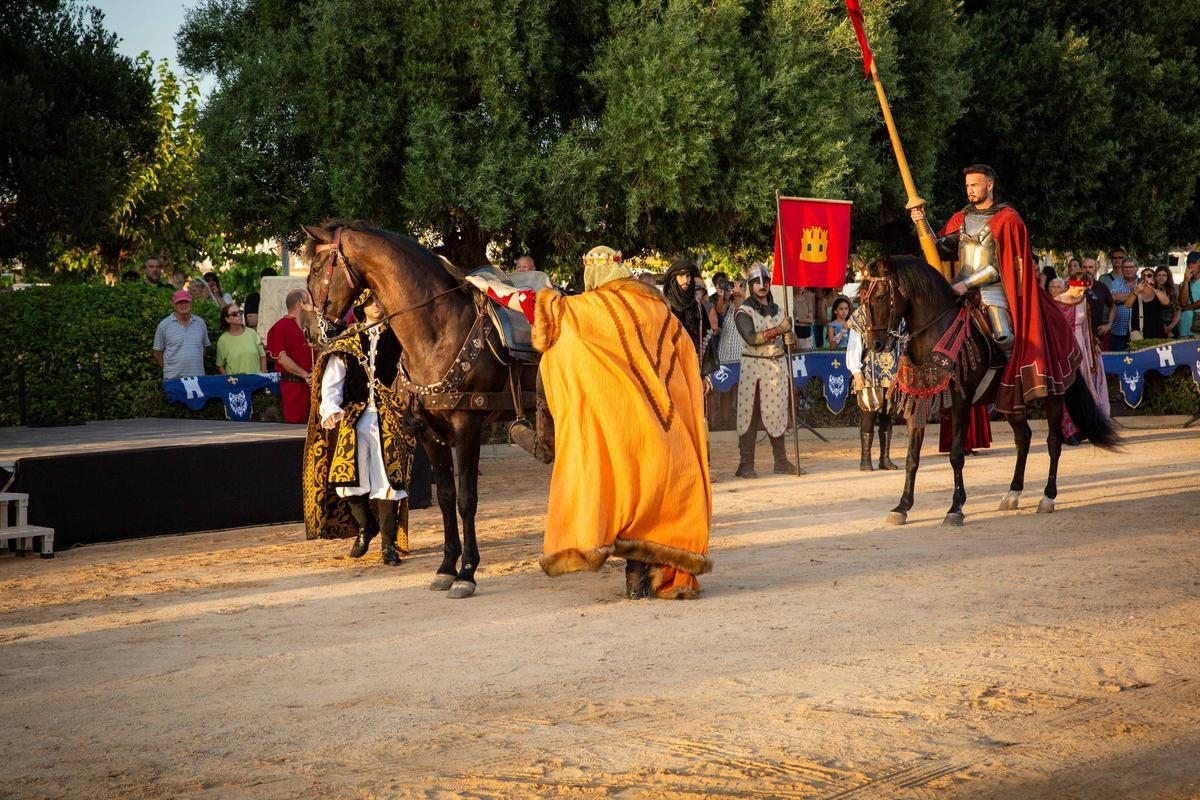 Las mejores imágenes de la recreación de la sentencia de Torrellas y la inauguración del mojón que delimita la frontera entre los reinos de Castilla y Aragón