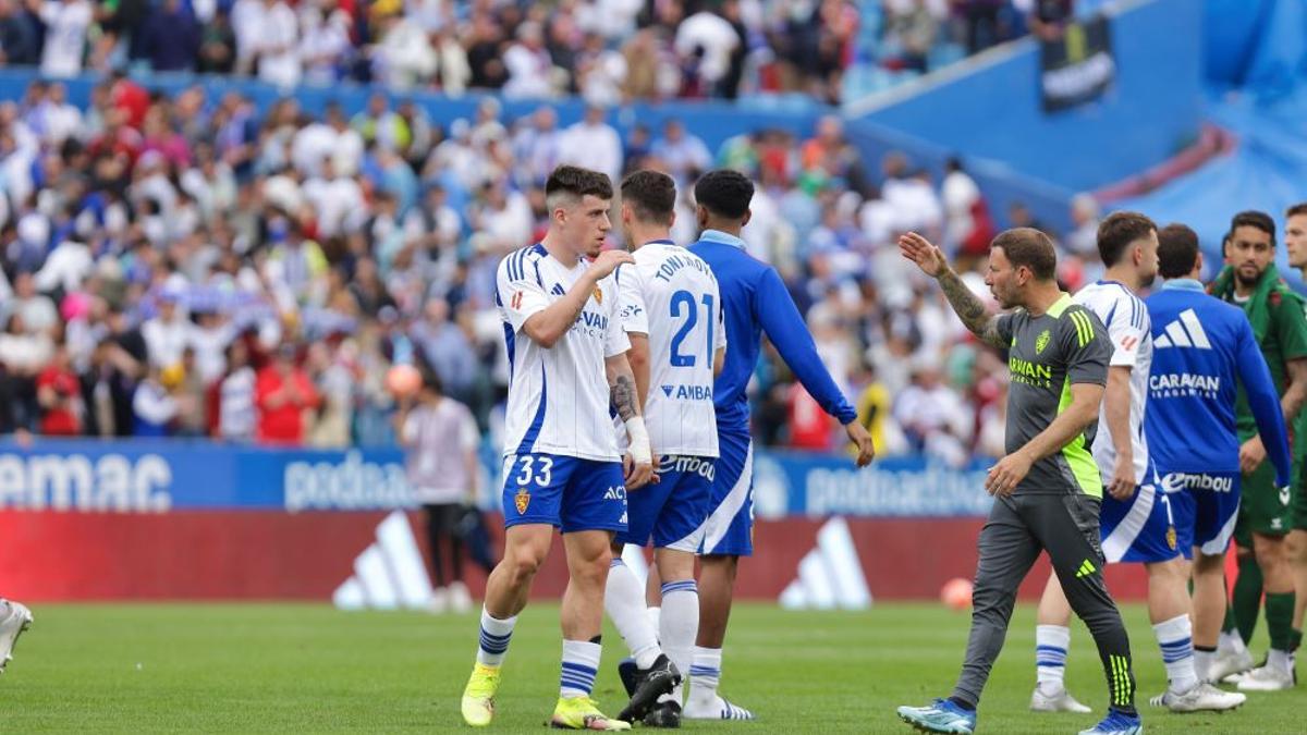 Liso y Toni Moya, al acabar el partido ante el Eibar el sábado.