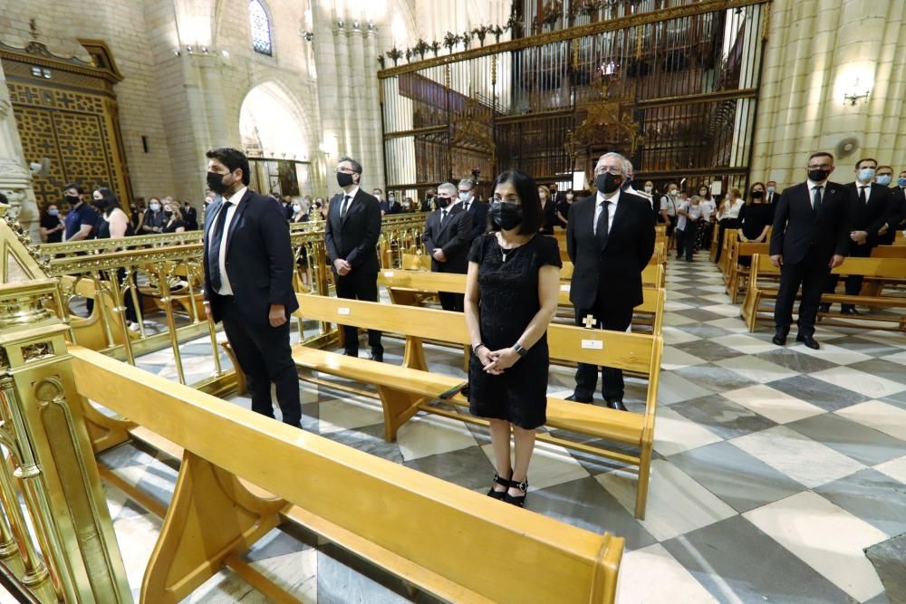 Misa en honor a los fallecidos por coronavirus en la Catedral