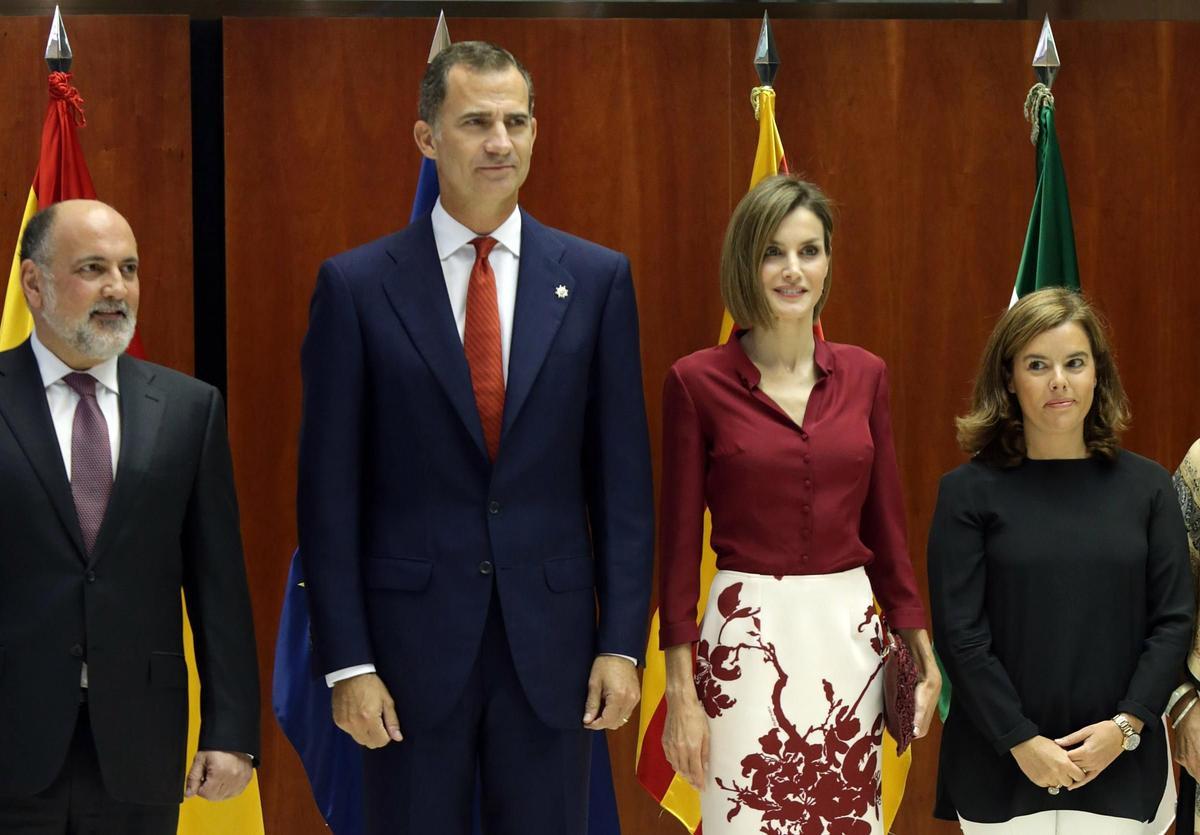 Letizia Ortiz con bolso de mano de Uterqüe