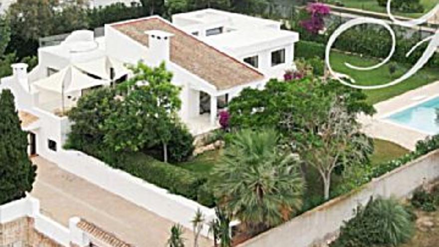 3.350.000 € Venta de casa en Santa Eularia 2000 m2, 5 habitaciones, 4 baños, 1.675 €/m2...