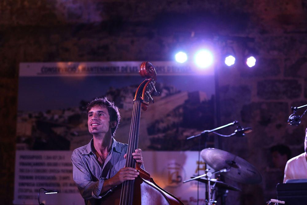 Big Band Ciutat d'Eivissa y Pere Arguimbau Quarte, en la Plaça Sotavila