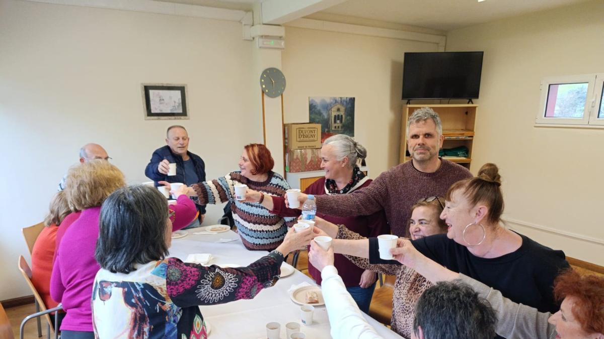 Villabona "se merienda" el "Antroxu" en Llanera