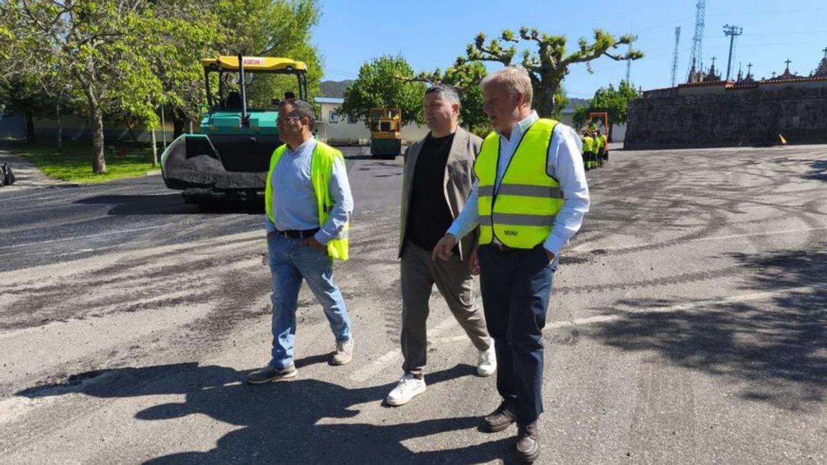 El alcalde visita las obras del Salgueiron, en Arcade.