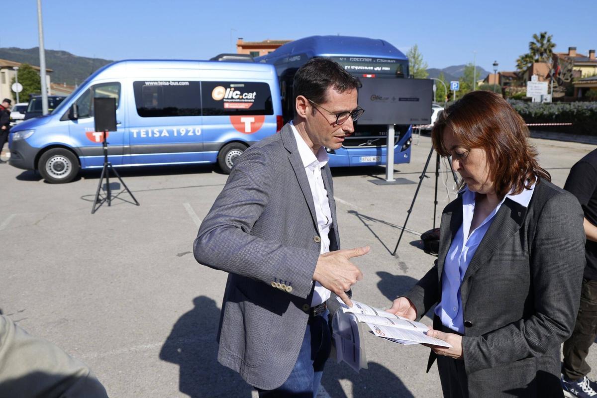 La consellera Paneque presenta la nova oferta de la linia d'autobus entre Girona, Sant Gregori i la Vall de Llemena.