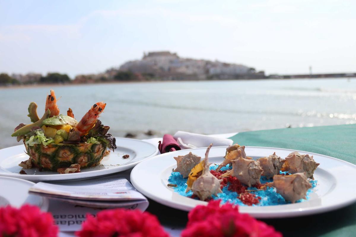 Arroces, 'suquet' y mariscos se combinan con productos de la tierra conformando deliciosas recets.