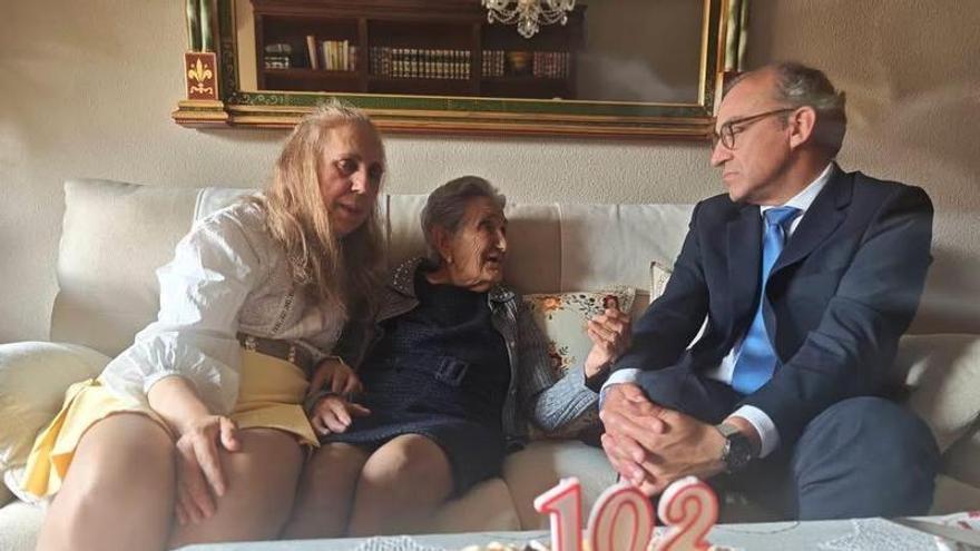 La admirable vida de Petra Juárez: 102 años de inteligencia, trabajo y cariño incondicional