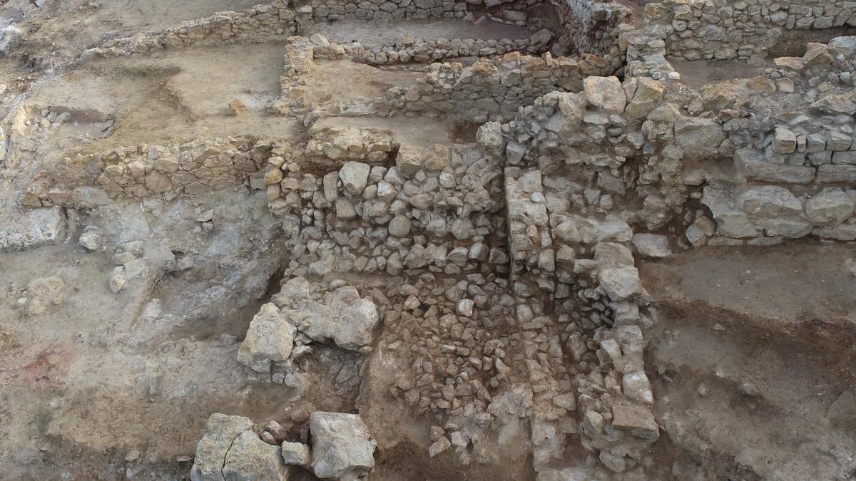 Treballs d’excavació a l’àrea del barri portuari de la ciutat grega d’Empòrion.