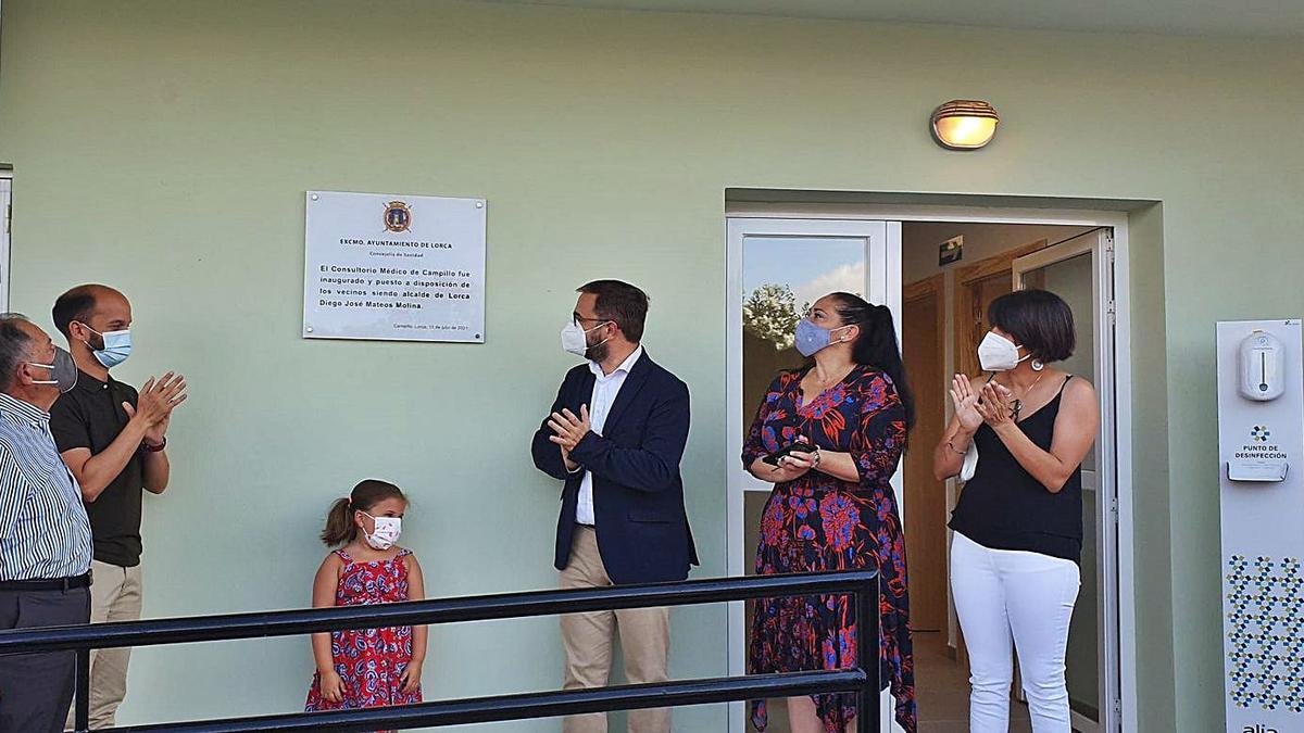 Inauguración, ayer, del reformado consultorio de la pedanía de Campillo.  | AYTO