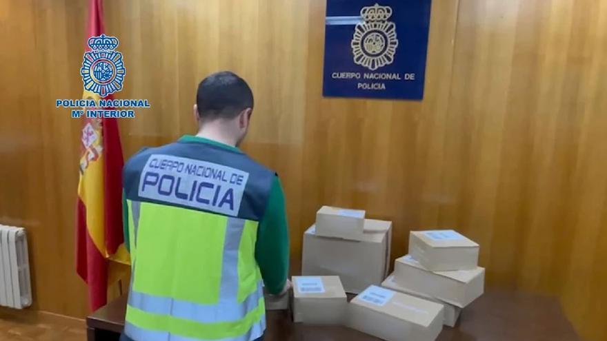 Detenen a Figueres i Roses tres integrants d&#039;una banda dedicada a estafes amb targetes client d&#039;uns grans magatzems