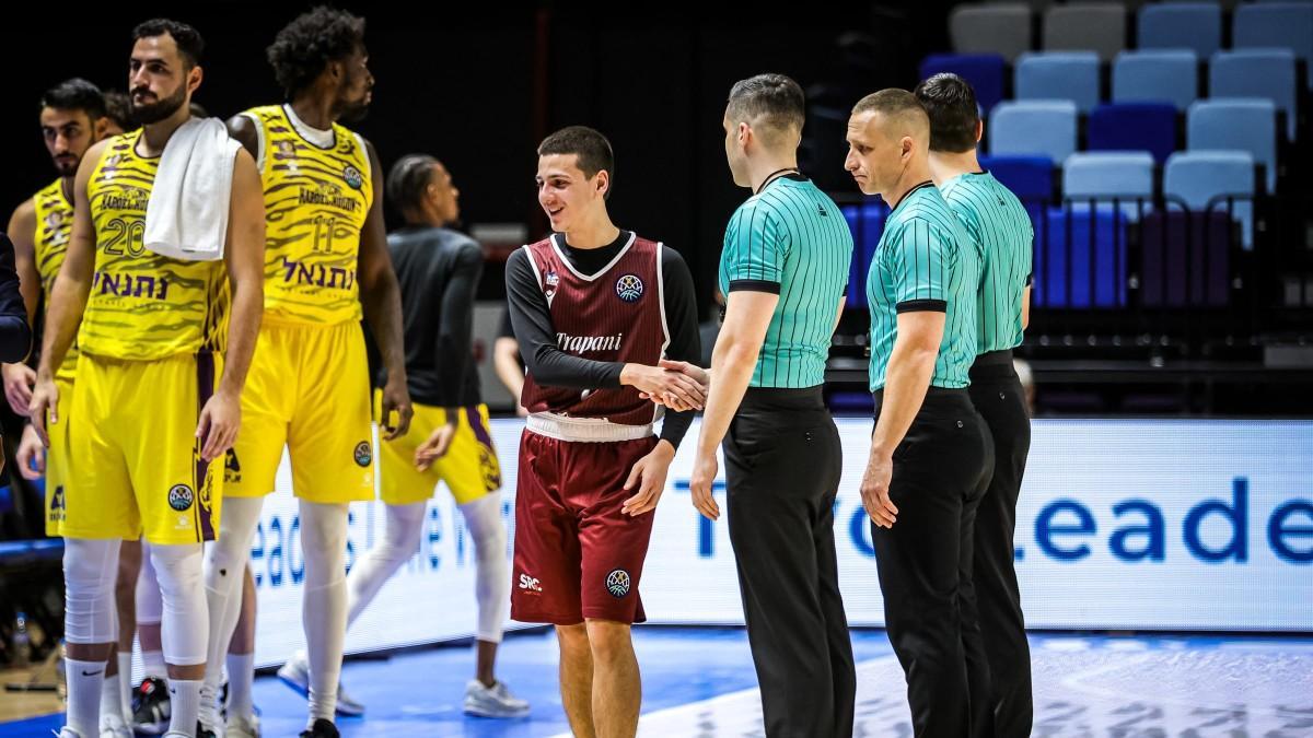 Trapani Shark se quedó únicamente con un jugador en pista