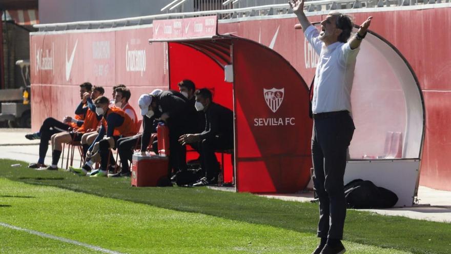 Pablo Alfaro, entrenador del Córdoba CF: &quot;La expulsión y el balón parado decantaron el partido&quot;