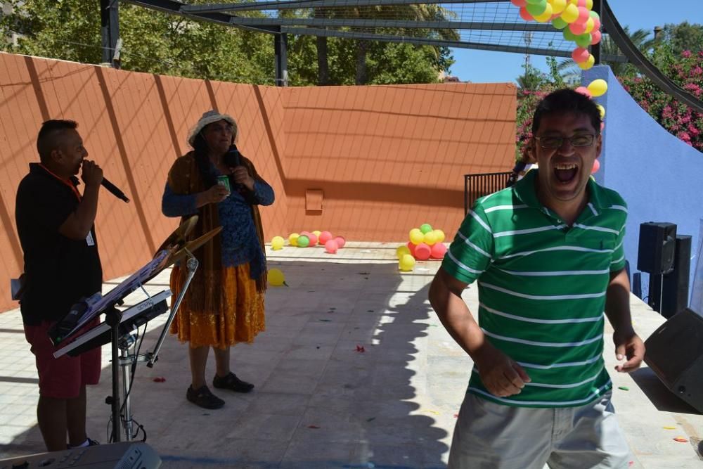 Homenaje a Bolivia en el Jardín de la Seda de Murcia