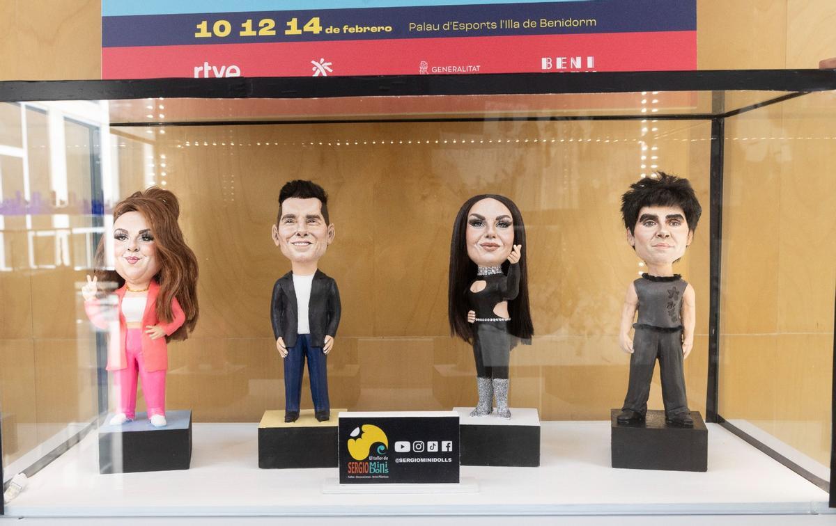 Las minifiguras son caricaturas de los presentadores y artistas del Benidorm Fest.