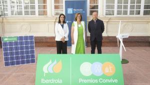 Martínez, Armisén y Calderón durante la presentación de los premios Convive.