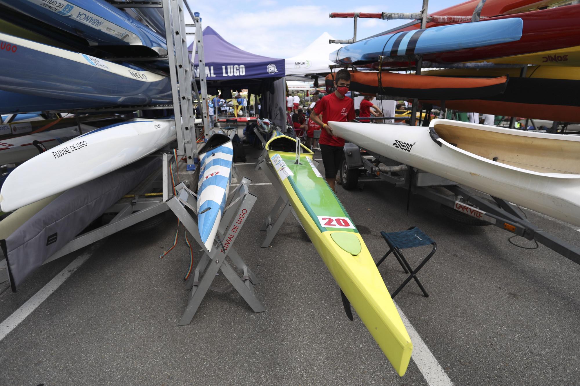 Campeonato de piragüismo en el embalse de trasona