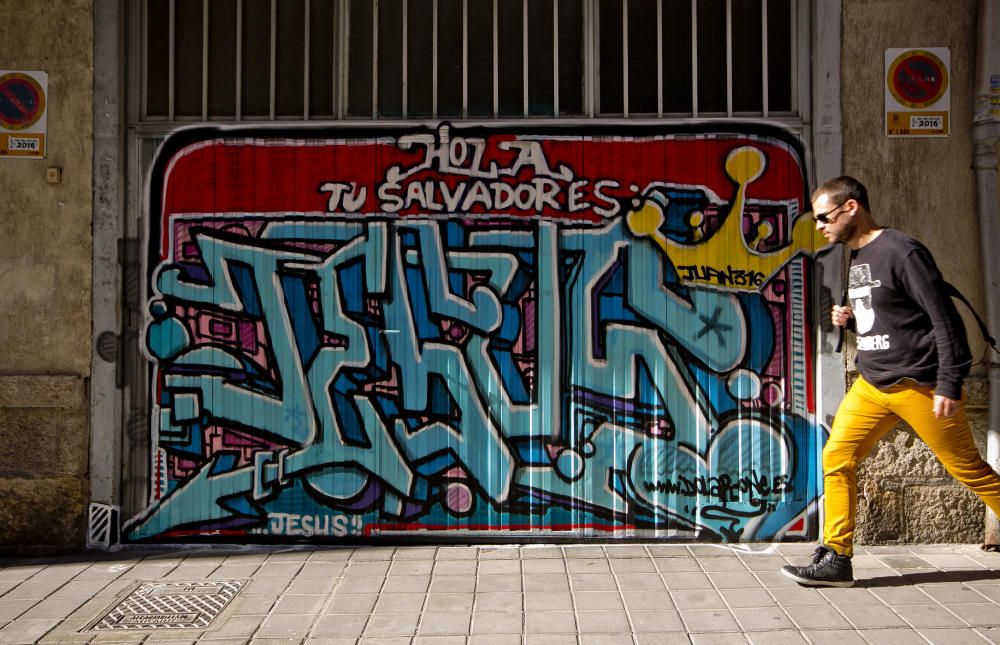 Grafitis en comercios y garajes de Alicante