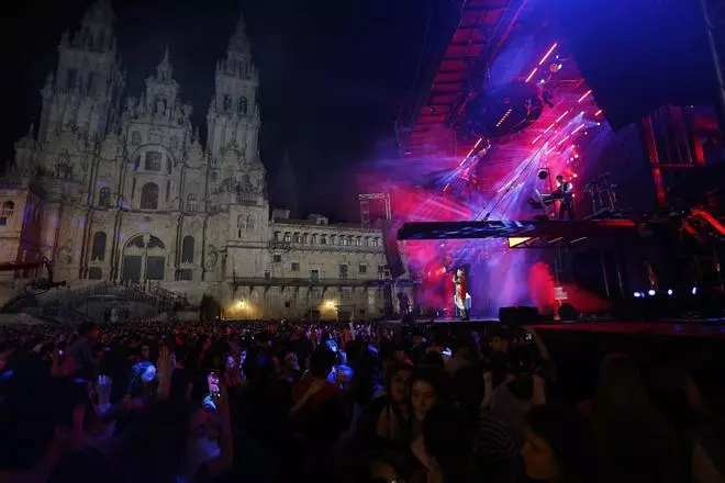 Actuación de la orquesta Panorama en el Obradoiro