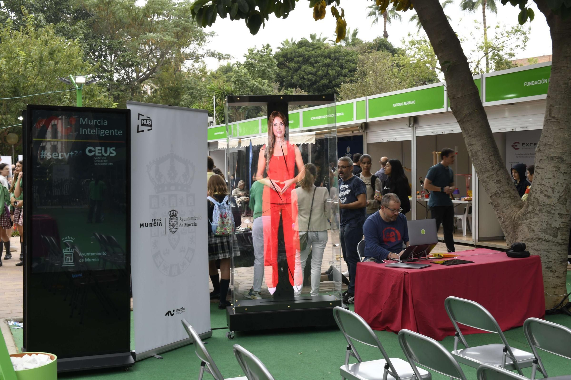 La primera jornada de la Semana de la Ciencia de Murcia, en imágenes