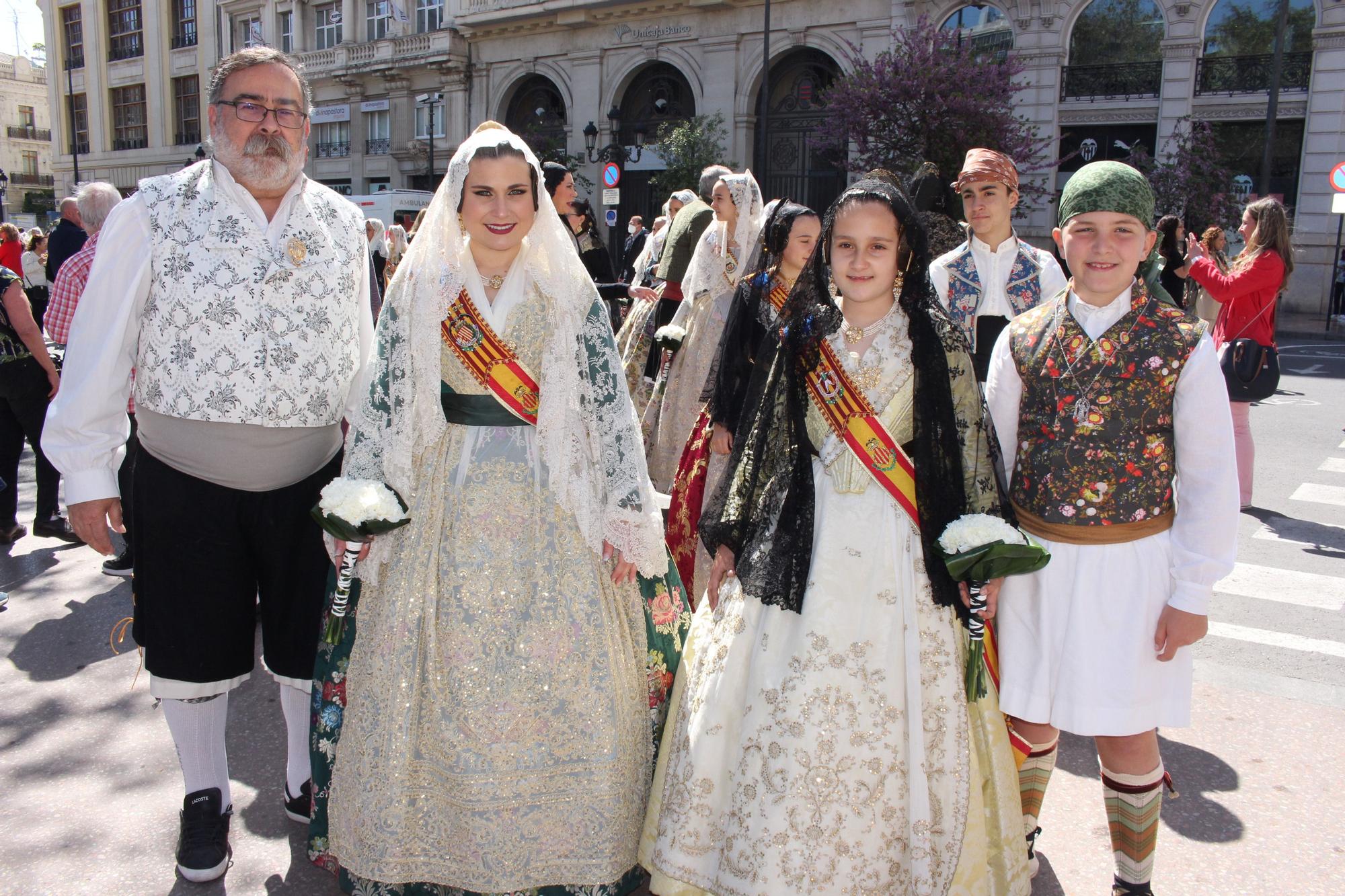 El desfile de falleras mayores en la Ofrenda a San Vicente Ferrer