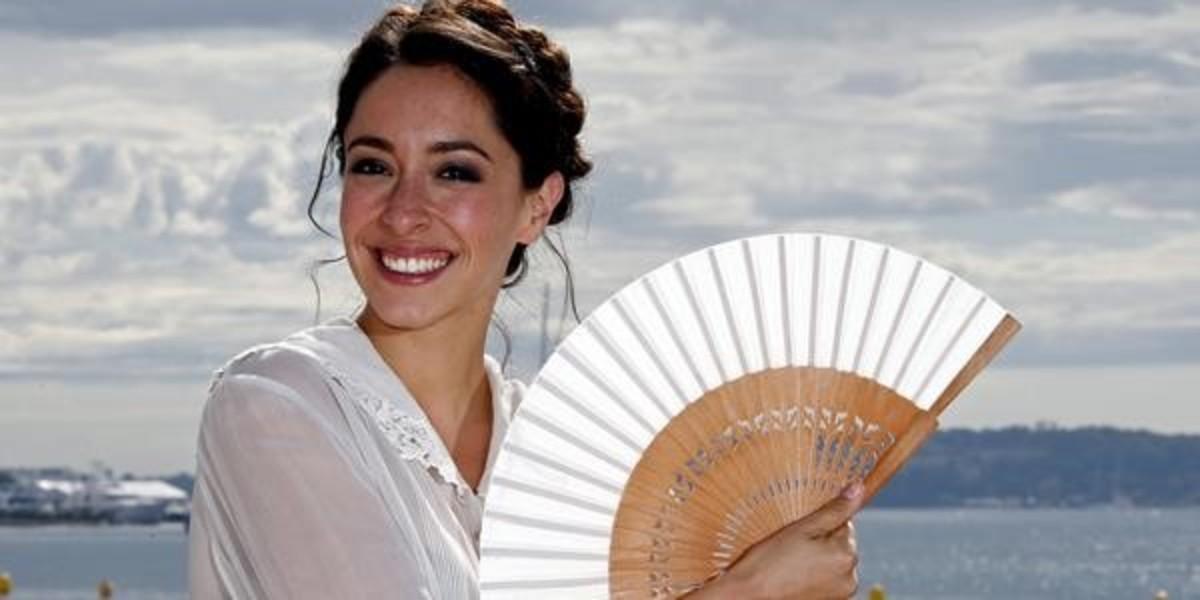 zentauroepp23854004 actress oona chaplin poses during a photocall for the televi170504175933