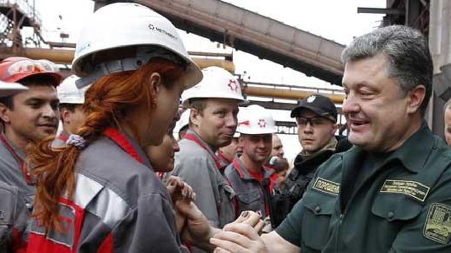 Poroshenko, en una visita a Mariupol.