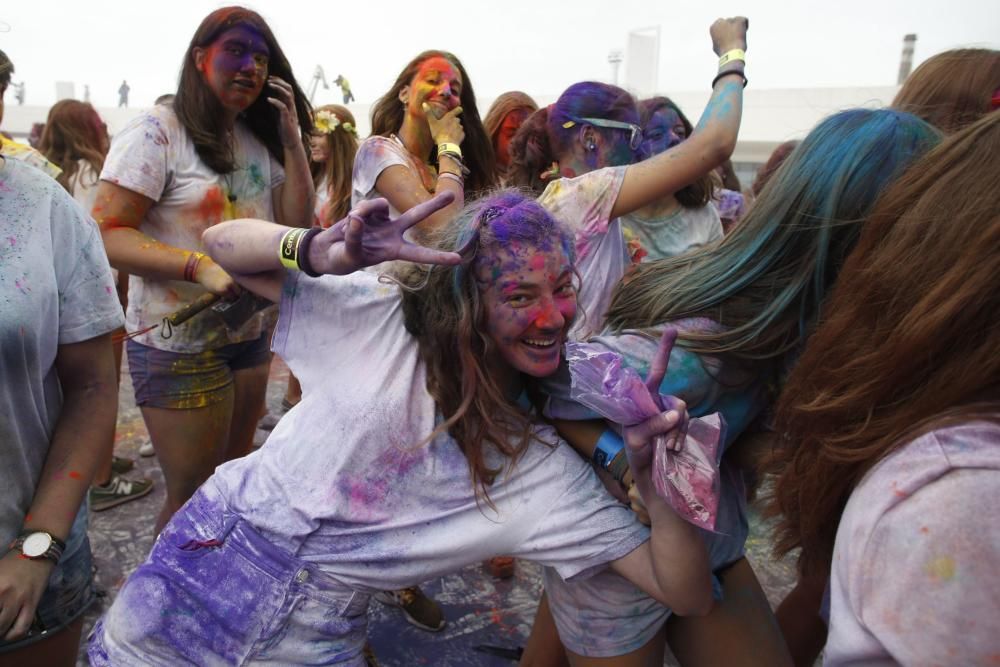 Holi Party en el Niemeyer