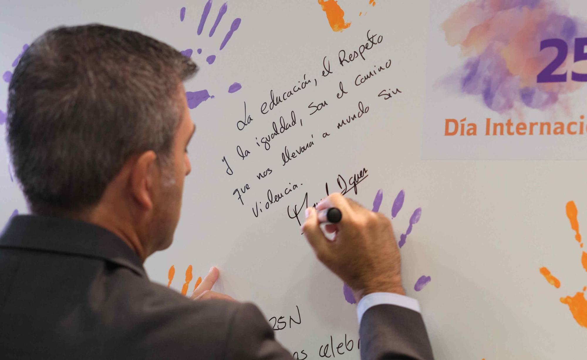 Mural contra la violencia de género en el Parlamento