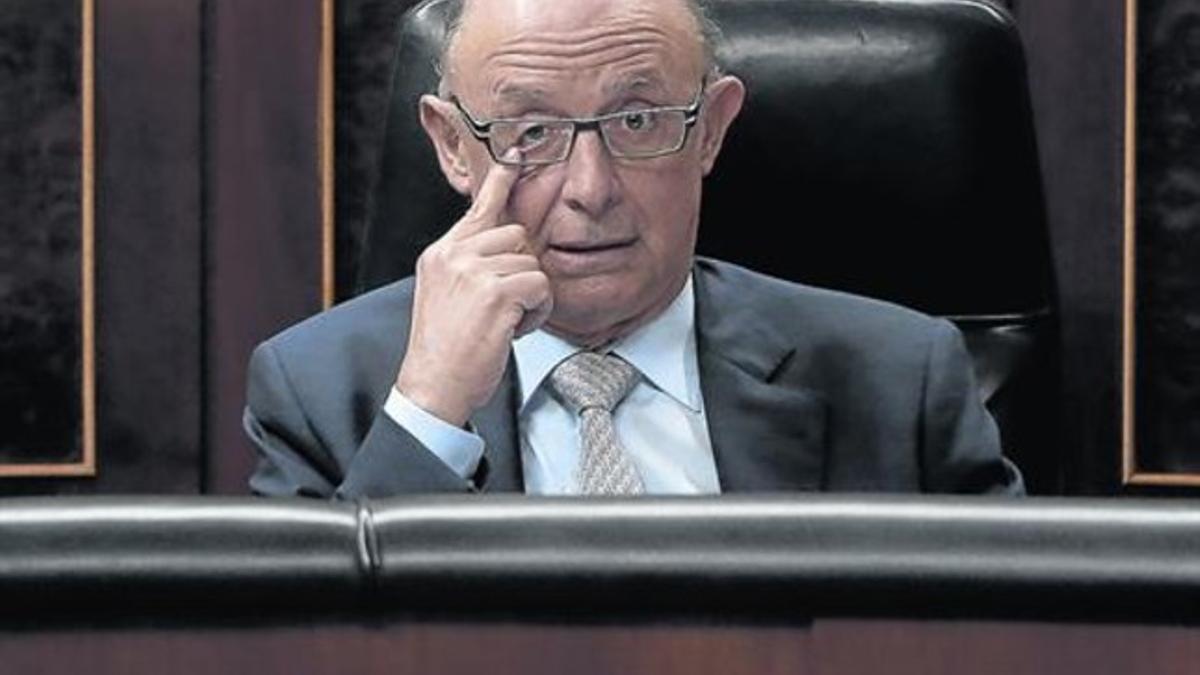 Cristóbal Montoro, ayer en la sesion de control al Gobierno en el Congreso de los Diputados.