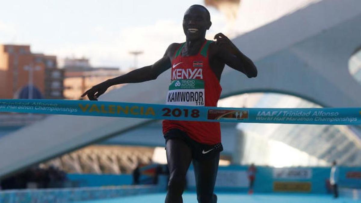 El atleta keniata Geoffrey Kamworor conquistó el Mundial de Medio Maratón Trinidad Alfonso Valencia 2018.