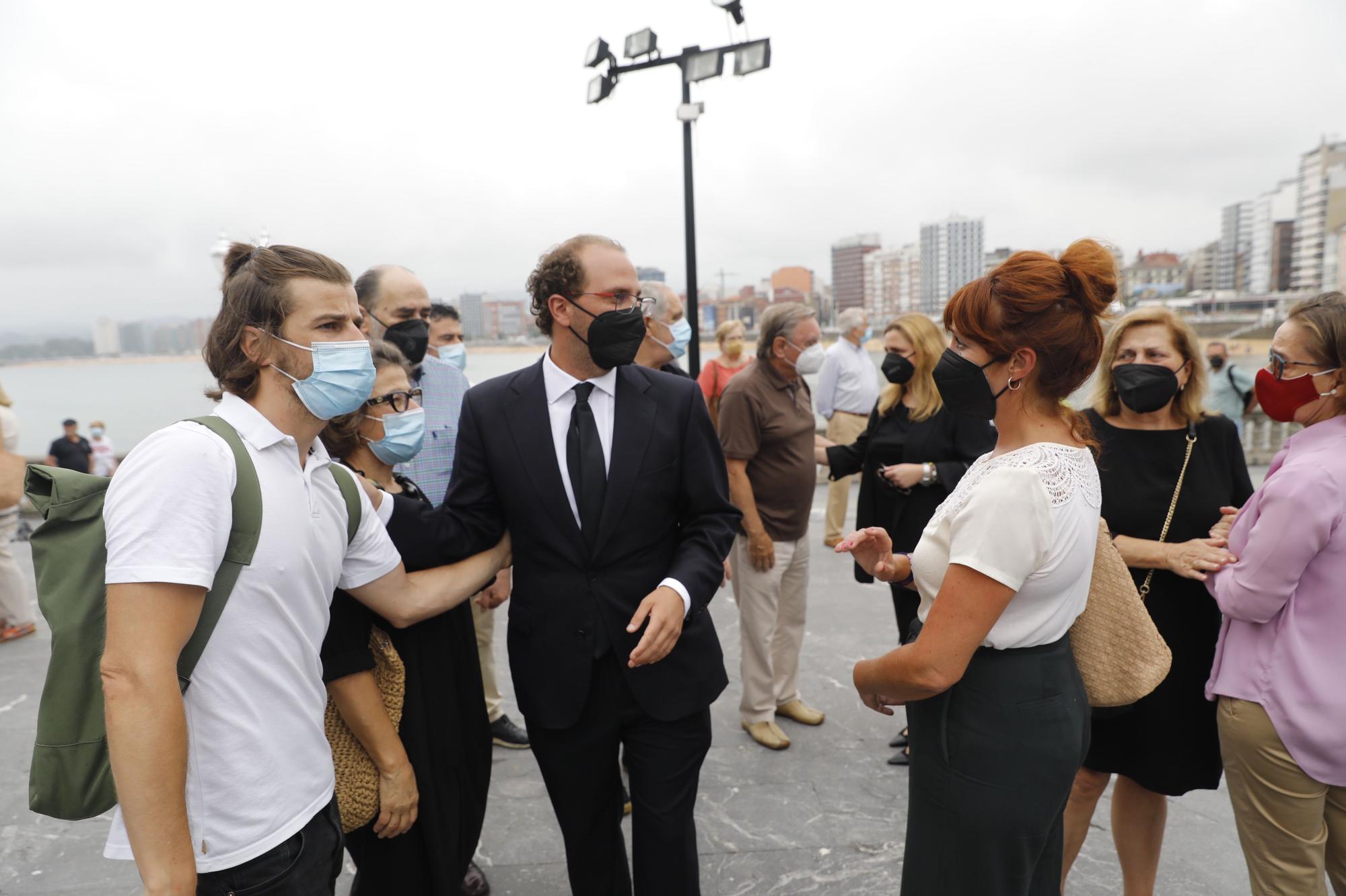 Emocionante despedida a Alfonso Peláez, gijonés “que vivió e hizo vivir la ciudad”