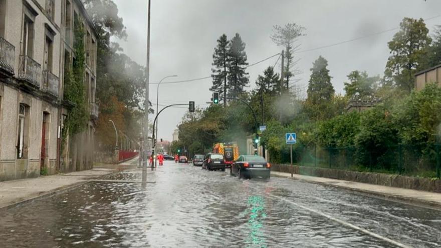 Una inundación reciente en Vilagarcía, provocada al coincidir las intensas lluvias con marea llena. |   //  FDV