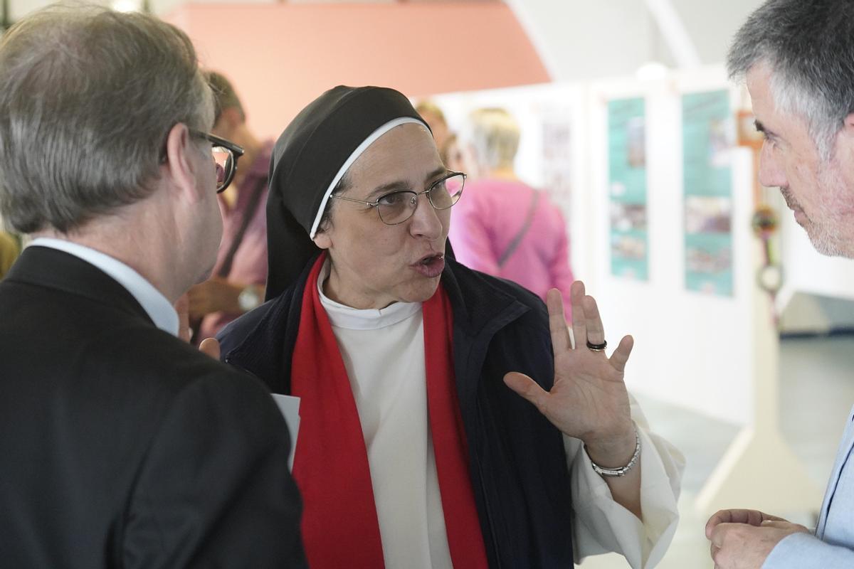 Visita de Sor Lucía Caram a Salt, que és impulsora del programa «Invulnerables contra la pobresa infantil»