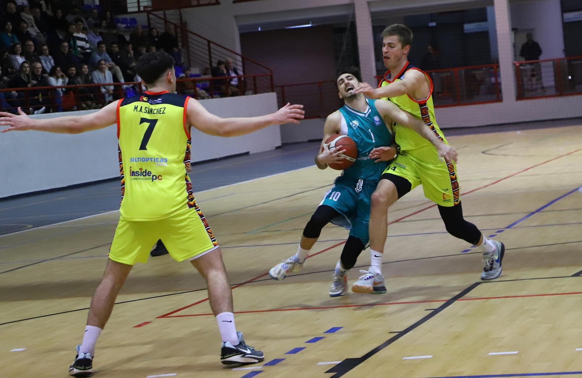 El derbi Camper Eurogaza UCB - Climanavas Agrometal Peñarroya en imágenes
