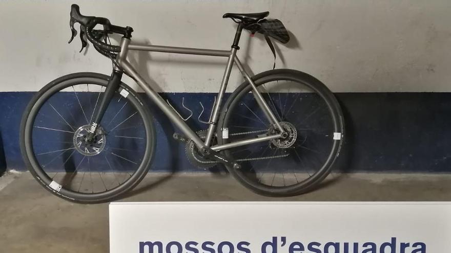 Roben tres bicicletes d&#039;alta gamma a Girona i localitzen una en una aplicació de compravenda