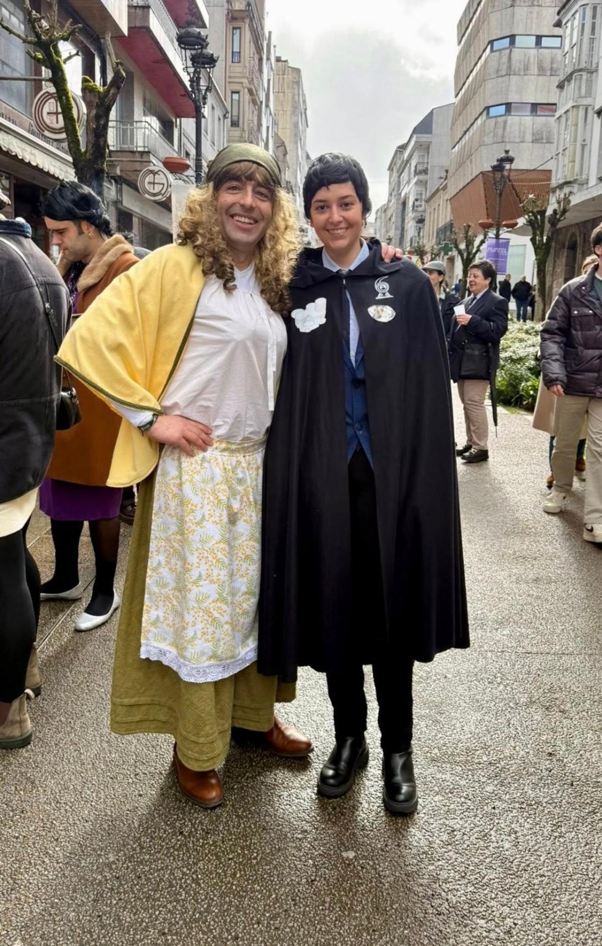 El presidente de la Diputación de Pontevedra, Luis López, que acudió disfrazado a Lalín al Vermú das Señoritas y la Ofrenda de grelos ao Porco.