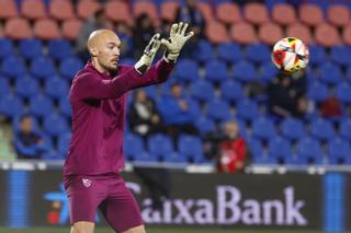 Dmitrovic y Óscar rescindirán con el Sevilla para fichar por el Leganés