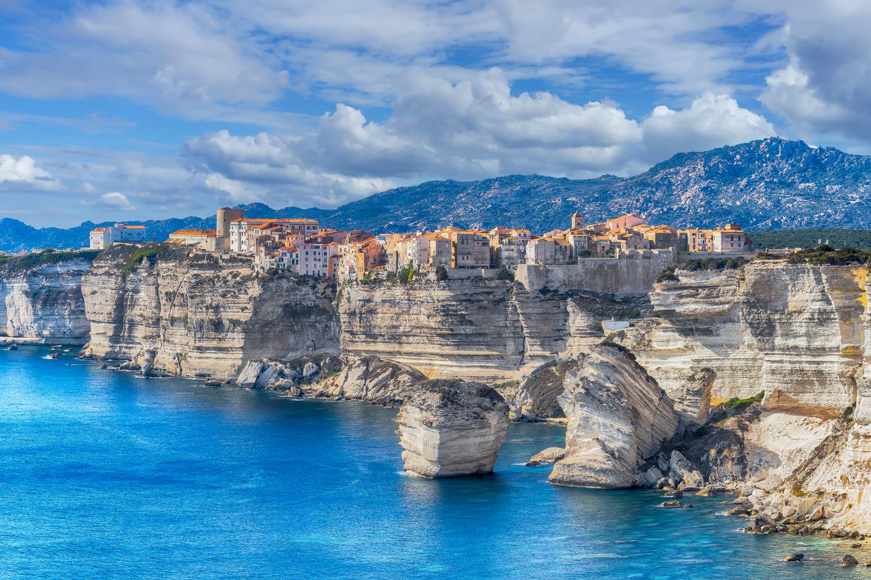 Ciudad de Bonifacio en la isla de Córcega.